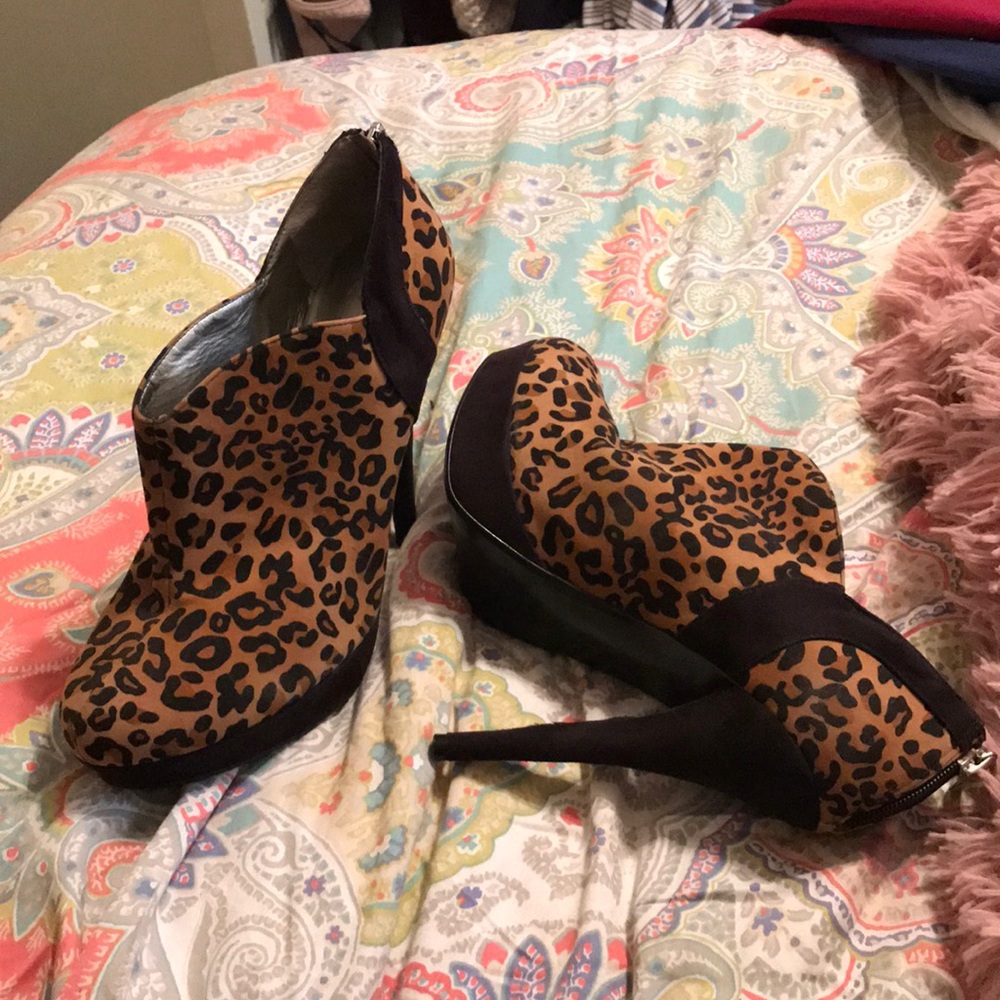 Guess Booties